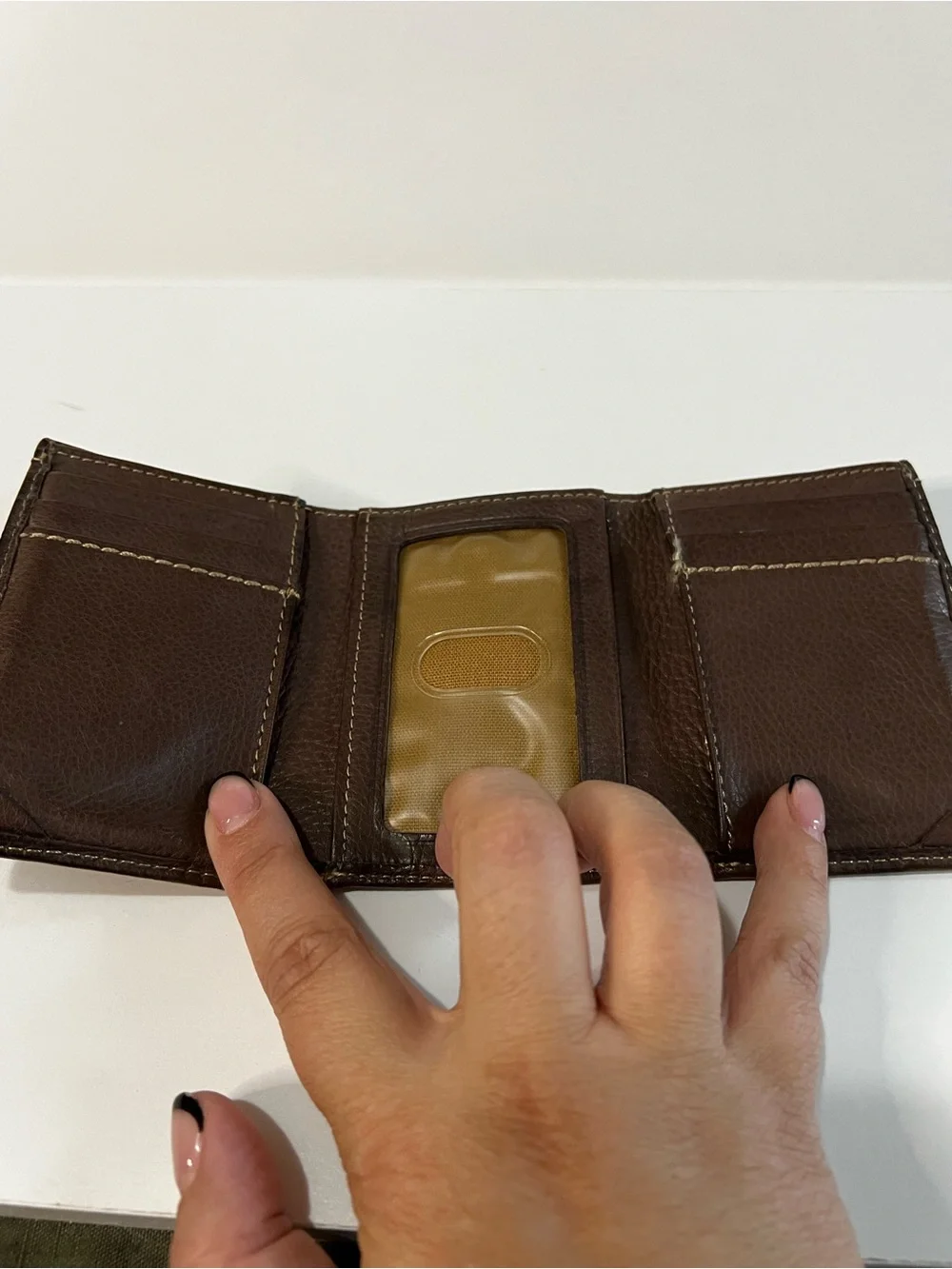Carhartt Brown Genuine Leather Trifold Wallet Men’s Rugged Workwear